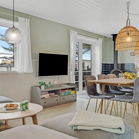 Filine - 100m From The Sea By Interhome